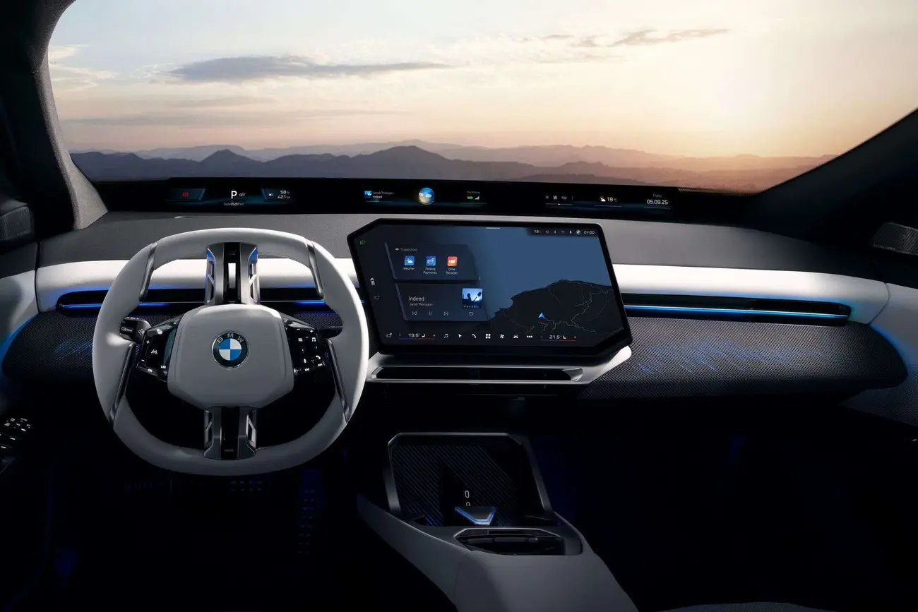 Interior Neue Klasse da BMW com ecrã central inclinado e display Panoramic iDrive