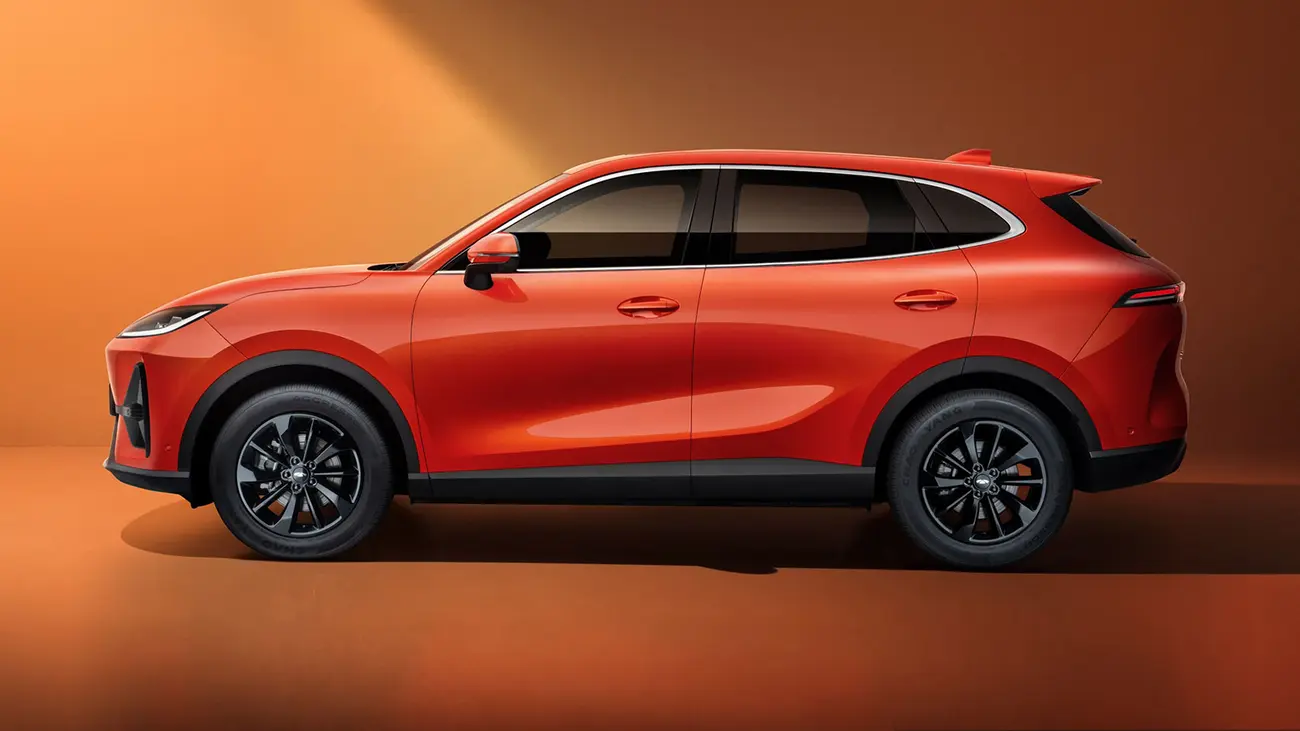 Chery Fulwin T7 compact electric SUV seen in side profile