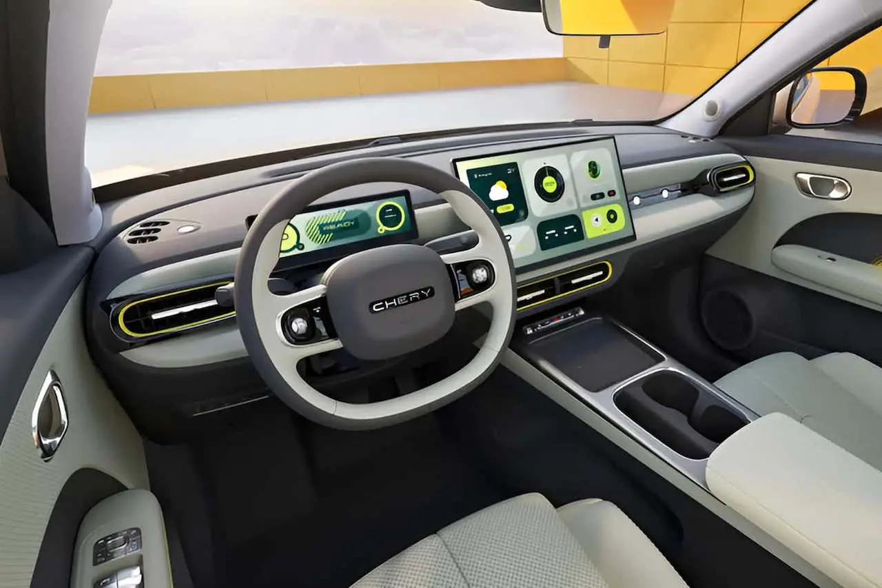 Chery QQ3 interior, the basis for the electric Chery Q, with a large central touchscreen