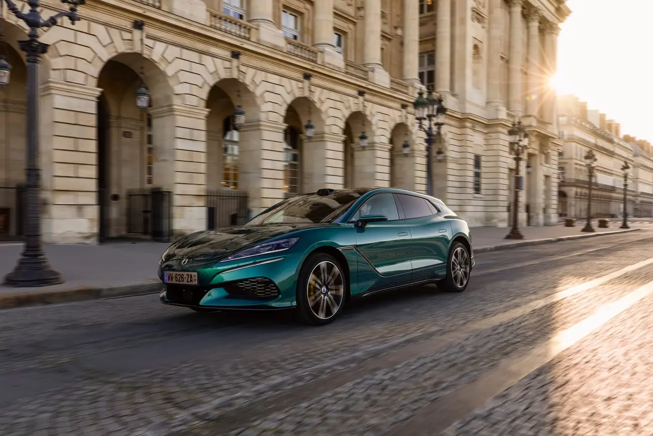 Denza Z9GT: Preço em Portugal e Chegada da BYD Premium