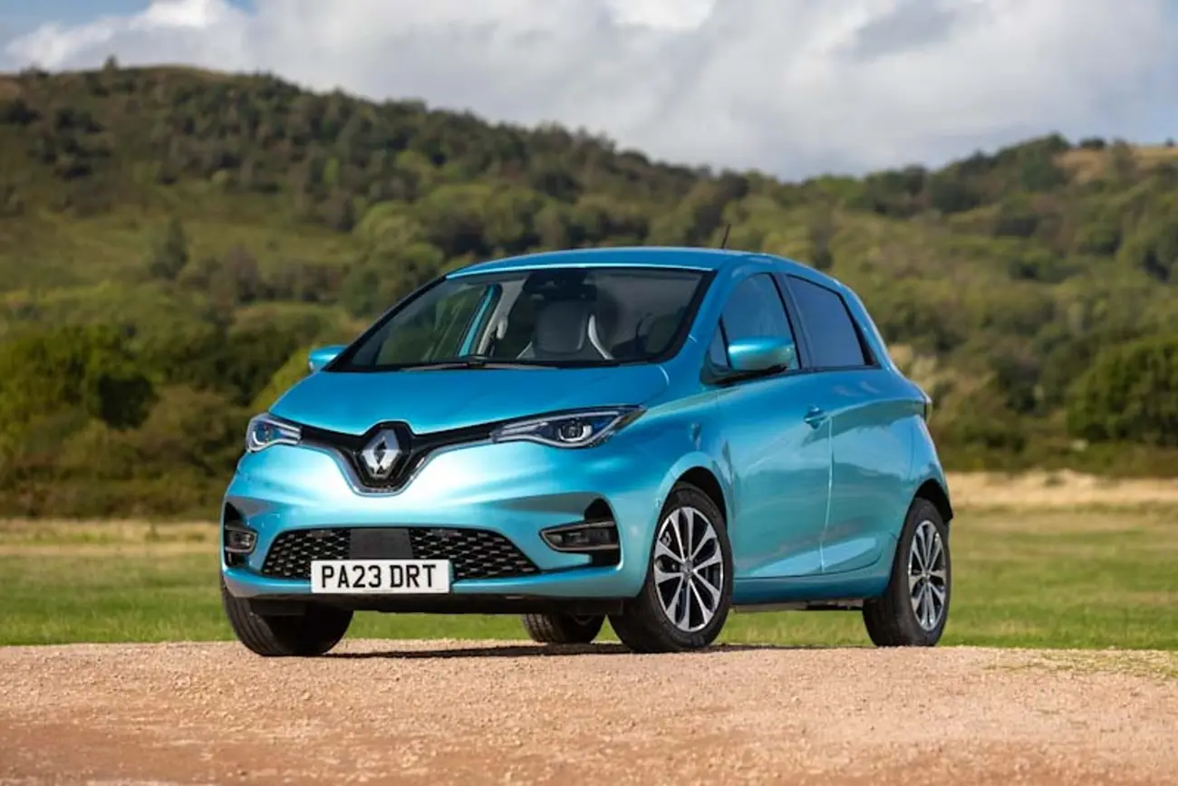 Used Renault Zoé electric car seen from the front three-quarter, the model with the steepest five-year depreciation