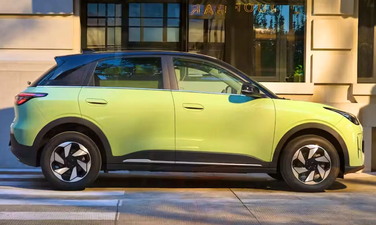 Side profile of the Geely E2, a 4.13-metre electric hatchback