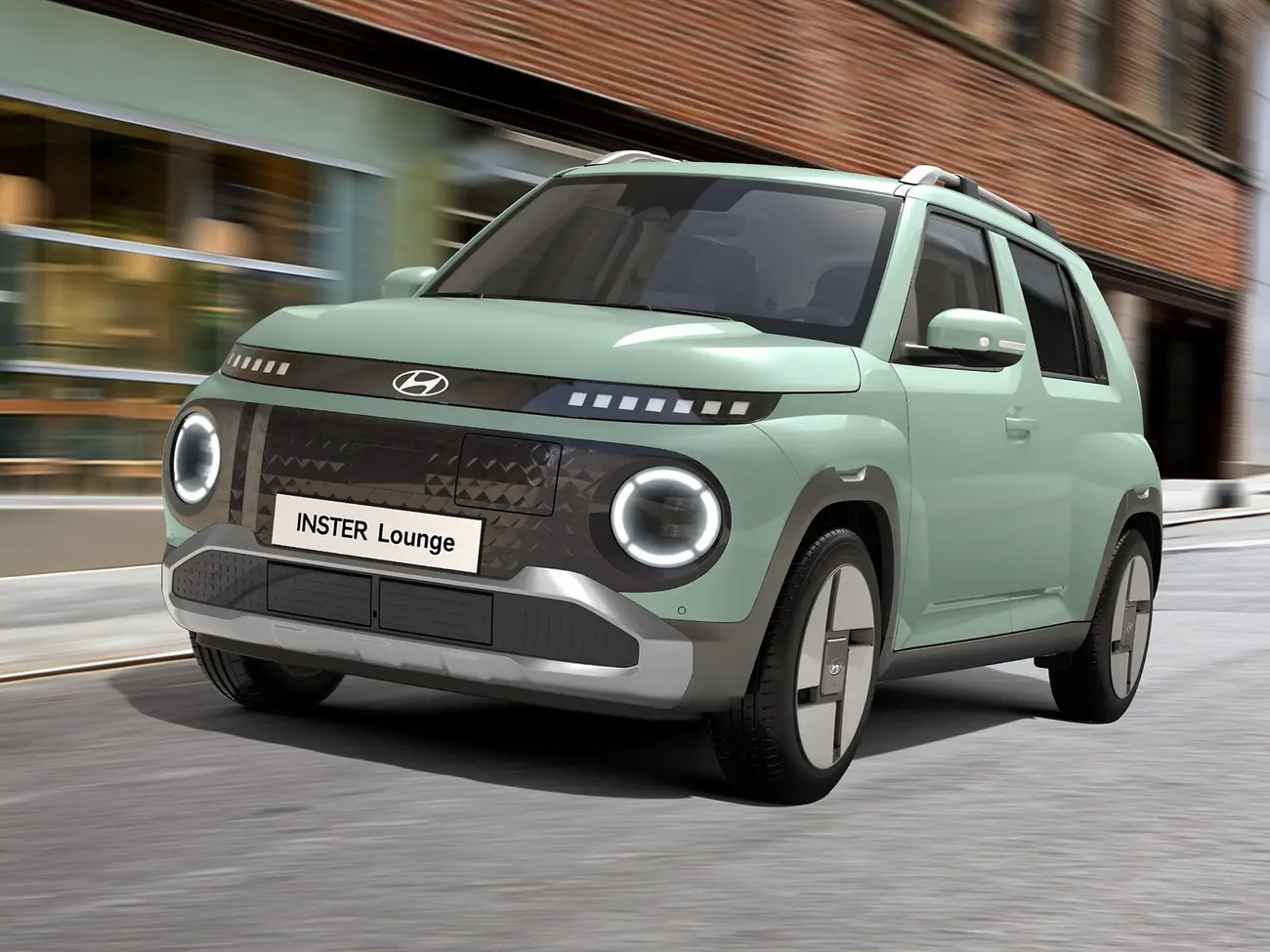 Hyundai Inster Lounge in the exclusive Glow Mint colour, front three-quarter view