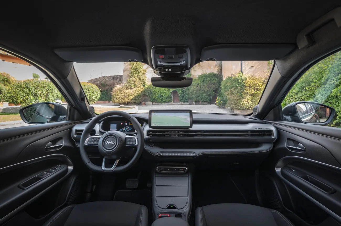 Facelifted Jeep Avenger interior with 10.25-inch touchscreen and Selec-Terrain controller