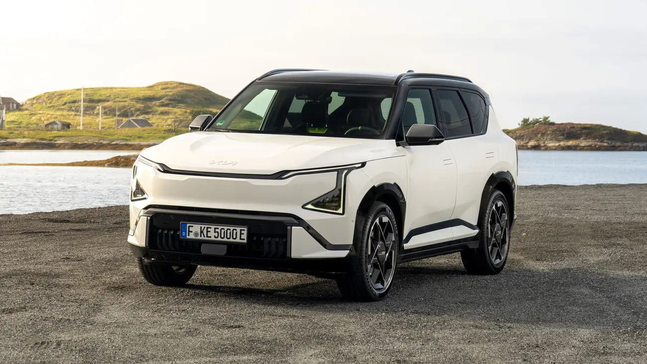Kia EV5 GT SUV elétrico de tração integral, vista dianteira a três quartos