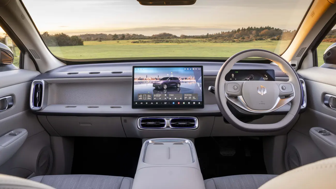 Leapmotor B10 interior with the central 14.6-inch touchscreen