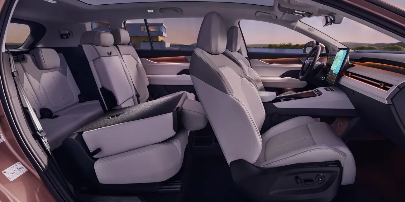 Third-row seats in the Skoda Peaq with the second row slid forward