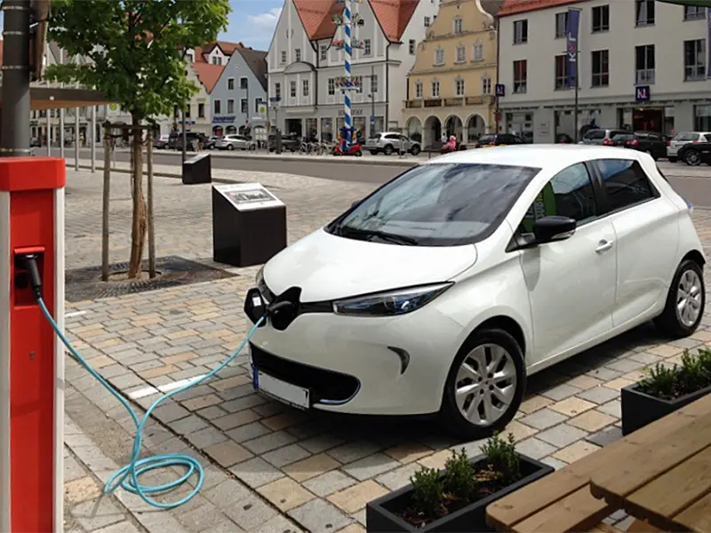 Renault Zoe charging port with the cable connected