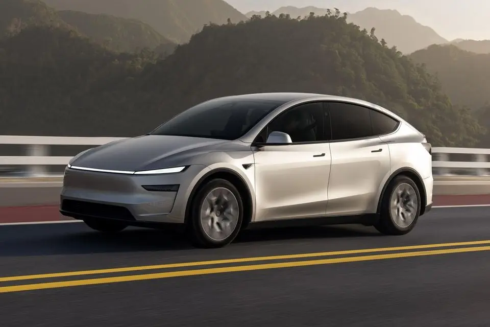 Tesla Model Y L: SUV Seis Lugares com 681 km em Portugal?