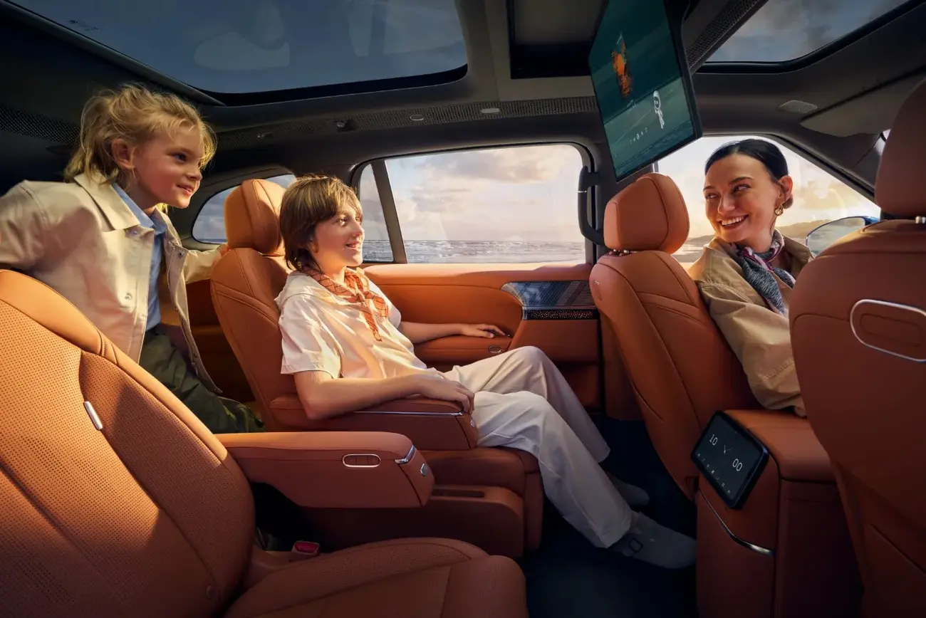 XPeng G9L interior with leather rear seats and ceiling-mounted screen